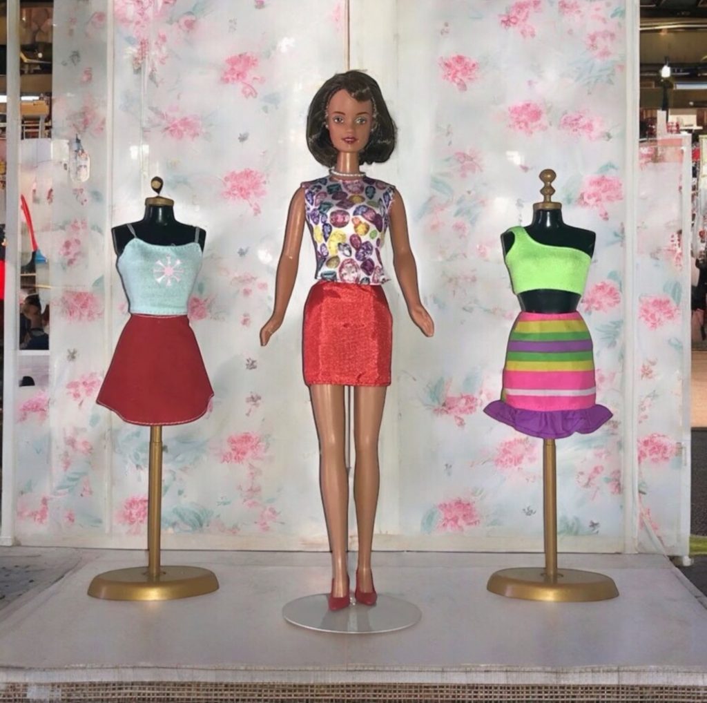 Mixing Personal Flair with Business  in One Dazzling Swirl!